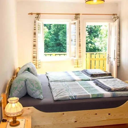 Drautal Alm Schoenbuch شاليه